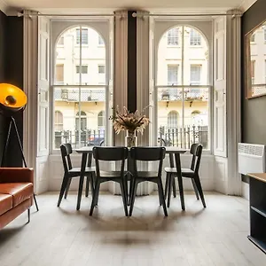 Apartment Modern 2-bedroom 30 Seconds To Seafront